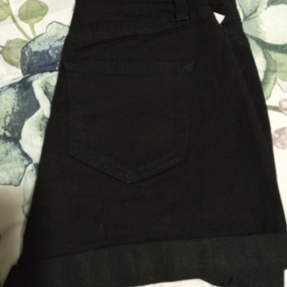 NO BOUNDARIES - Picture 3 of 4